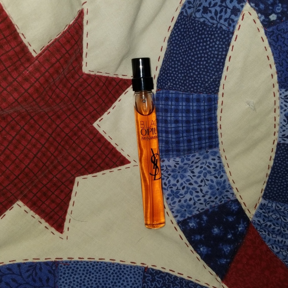 Yves St. Laurent Black Opium eau de parfum